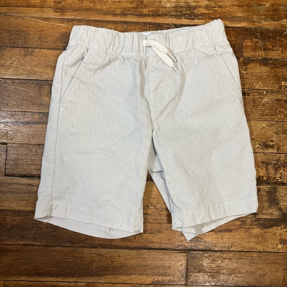 Old Navy boys size 6 shorts